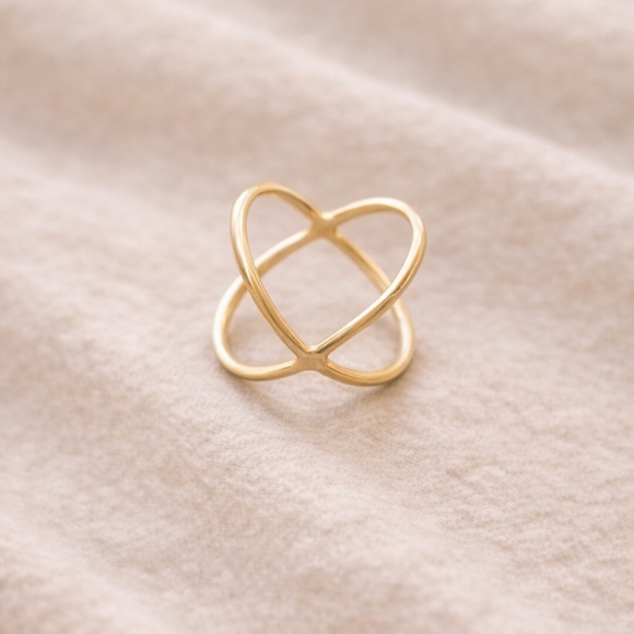Jewelry - Gold-Tone Infinity X Crossover Ring | Open Heart Crisscross Band | Size 6.5